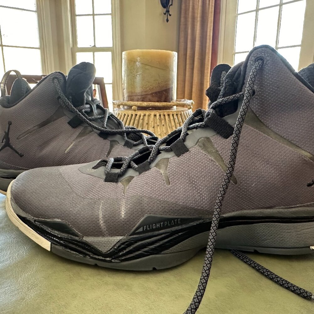 NIKE AIR JORDAN SUPER.FLY 2  599945-006 Size 9.5M